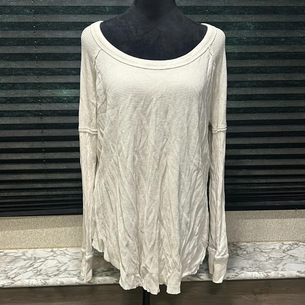 Treasure & Bond Women’s Cream LS Waffle Knit Raw Hem Cotton Thermal Shirt Medium